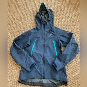 Arc'teryx | Jackets & Coats | Arcteryx Womens Atrel Hooded Shacket